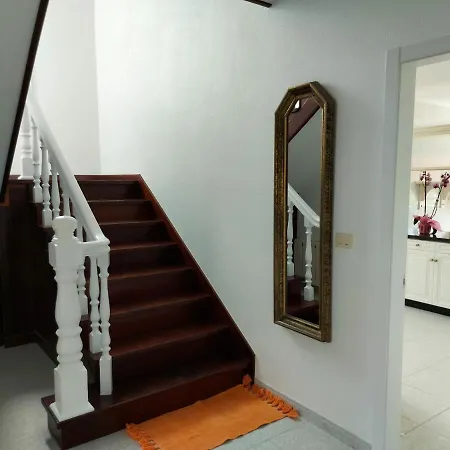 Casa Con Jardin *